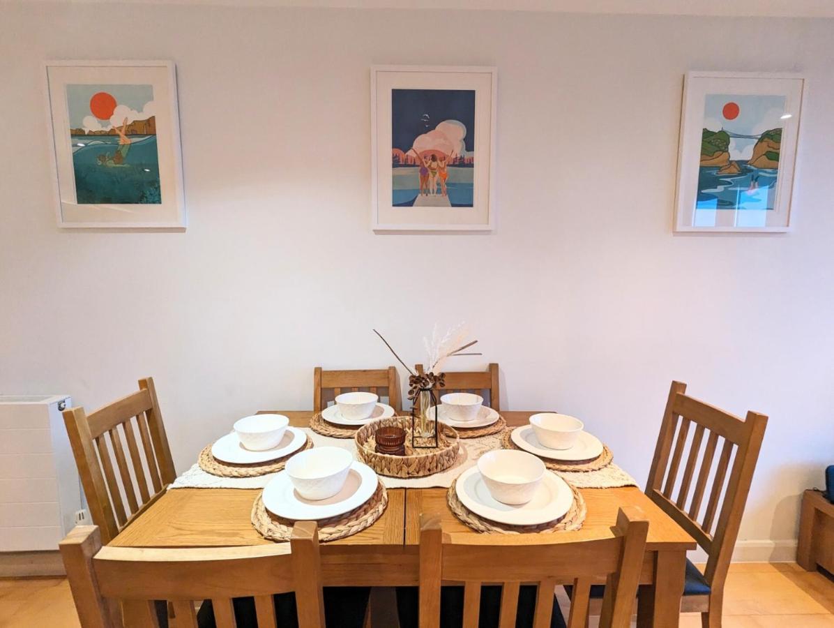 Apartment 100M From Fistral Beach- Underground Parking-Surf Shower & Locker- Sleeps 6 Newquay  Ngoại thất bức ảnh